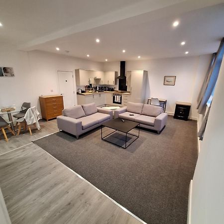 Appartement Centre Of The Town à Whitchurch  Extérieur photo