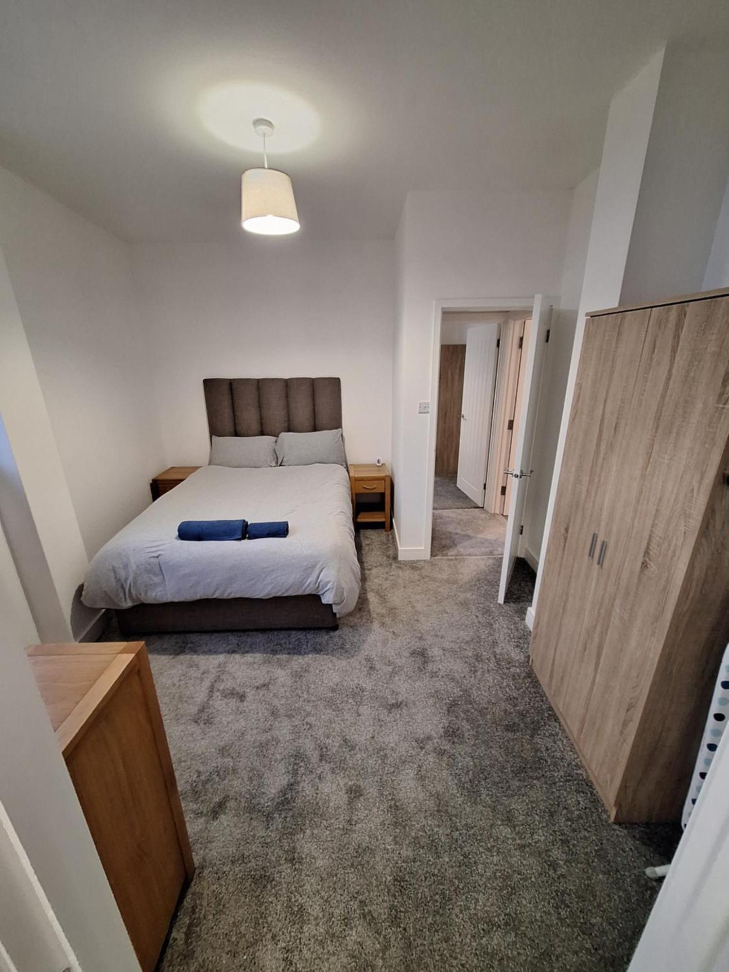 Appartement Centre Of The Town à Whitchurch  Extérieur photo